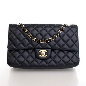 Chanel medium classic double flap